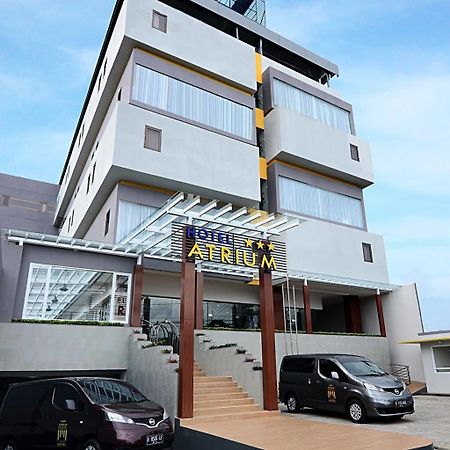Atrium Premiere Cilacap Esterno foto