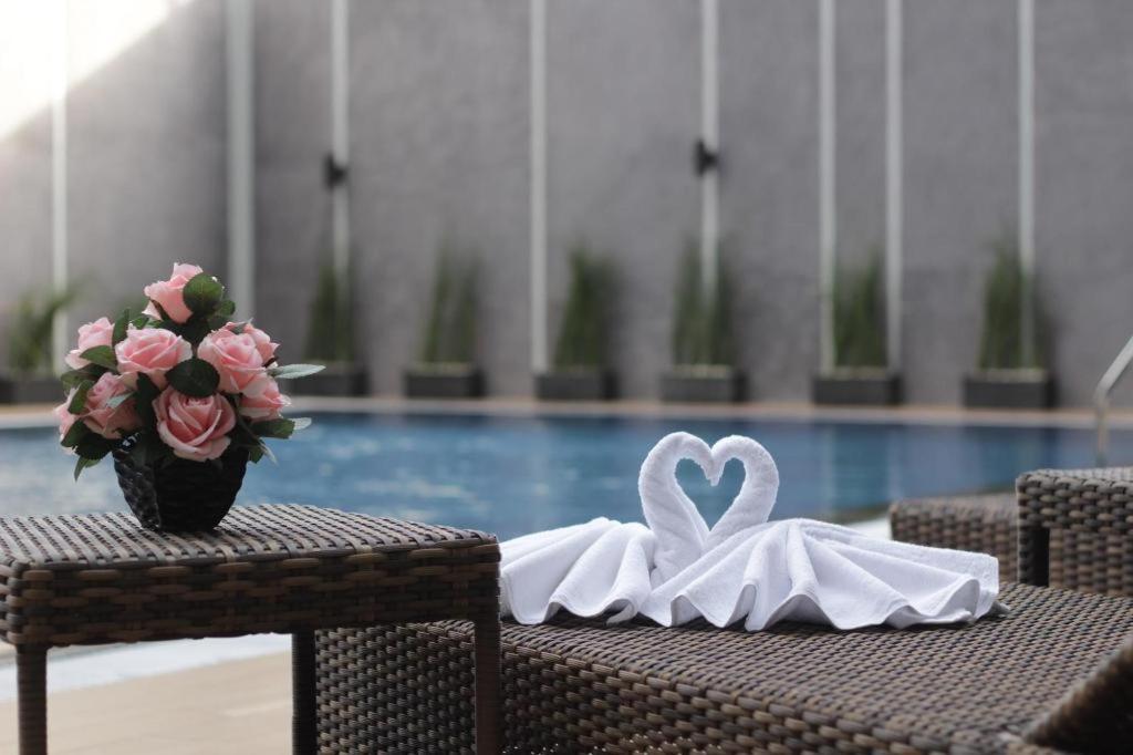 Atrium Premiere Cilacap Esterno foto