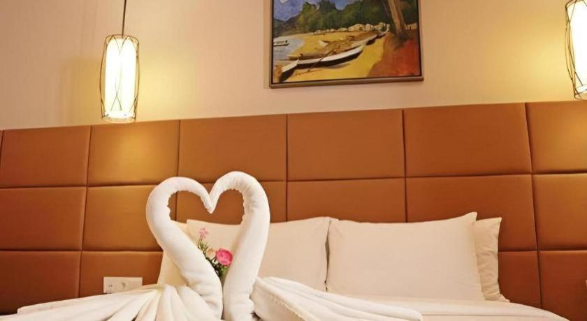 Atrium Premiere Cilacap Esterno foto