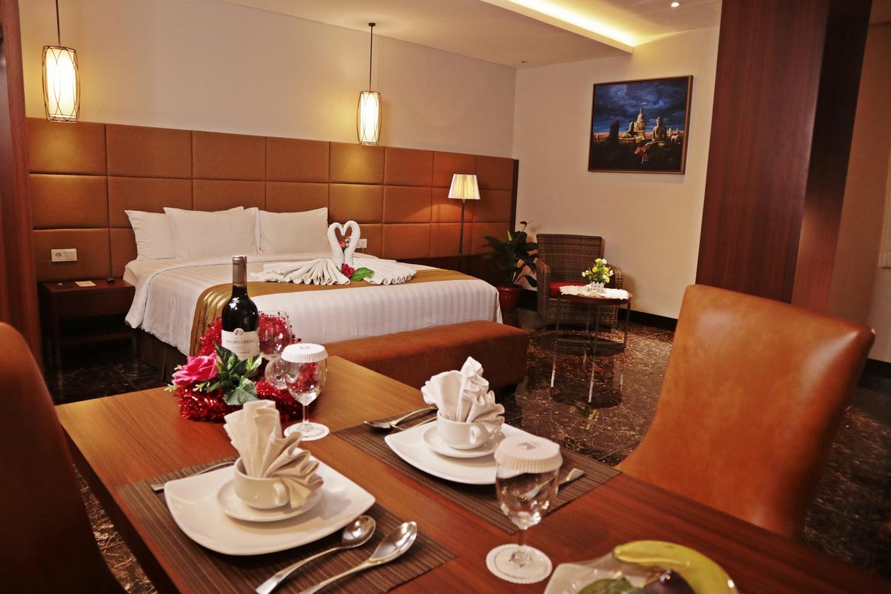 Atrium Premiere Cilacap Esterno foto